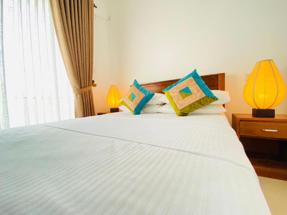 Srimadis Villa Near Airport - Негомбо Экстерьер фото