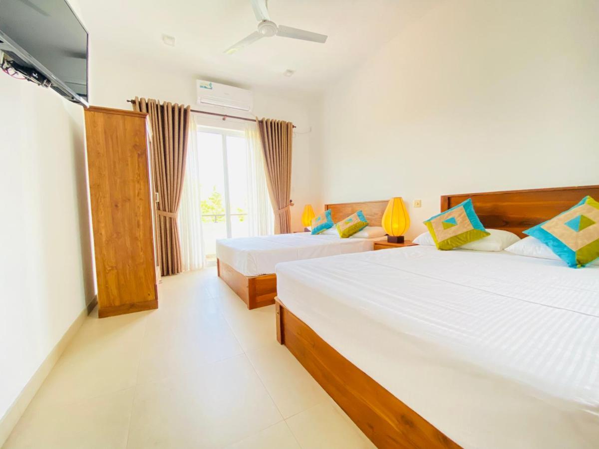 Srimadis Villa Near Airport - Негомбо Экстерьер фото
